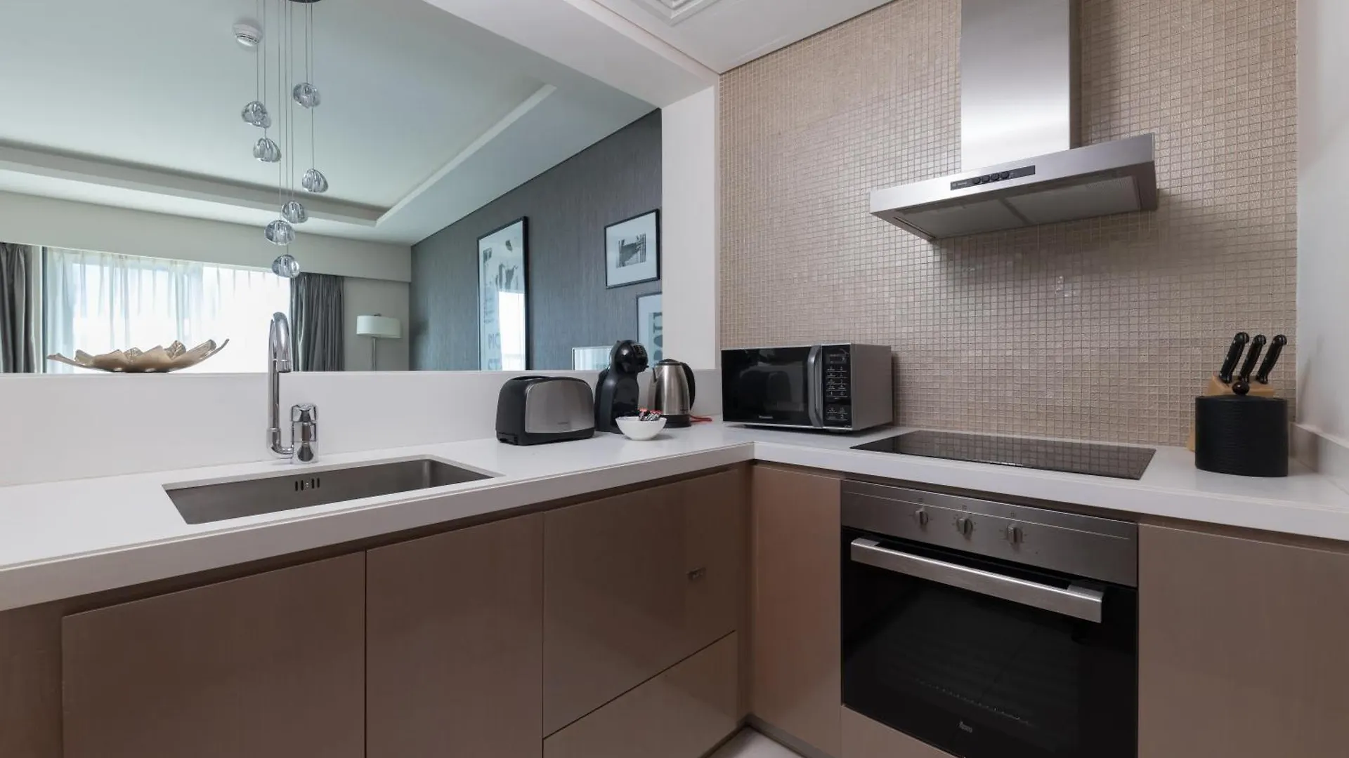 Cozy 1Br With Balcony Great View, Damac Towers Apartment Dubai